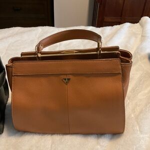 VINCE CAMUTO Elegant Tan Leather Handbag